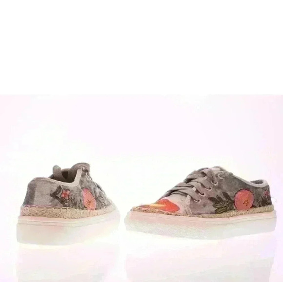 Truffle Collection by Nasty Gal Women's Ground Yourself Velvet Sneaker Shoes - Picture 4 of 7